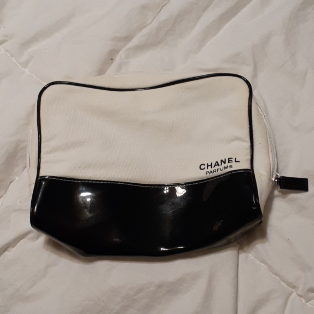 CHANEL Cosmetic bag